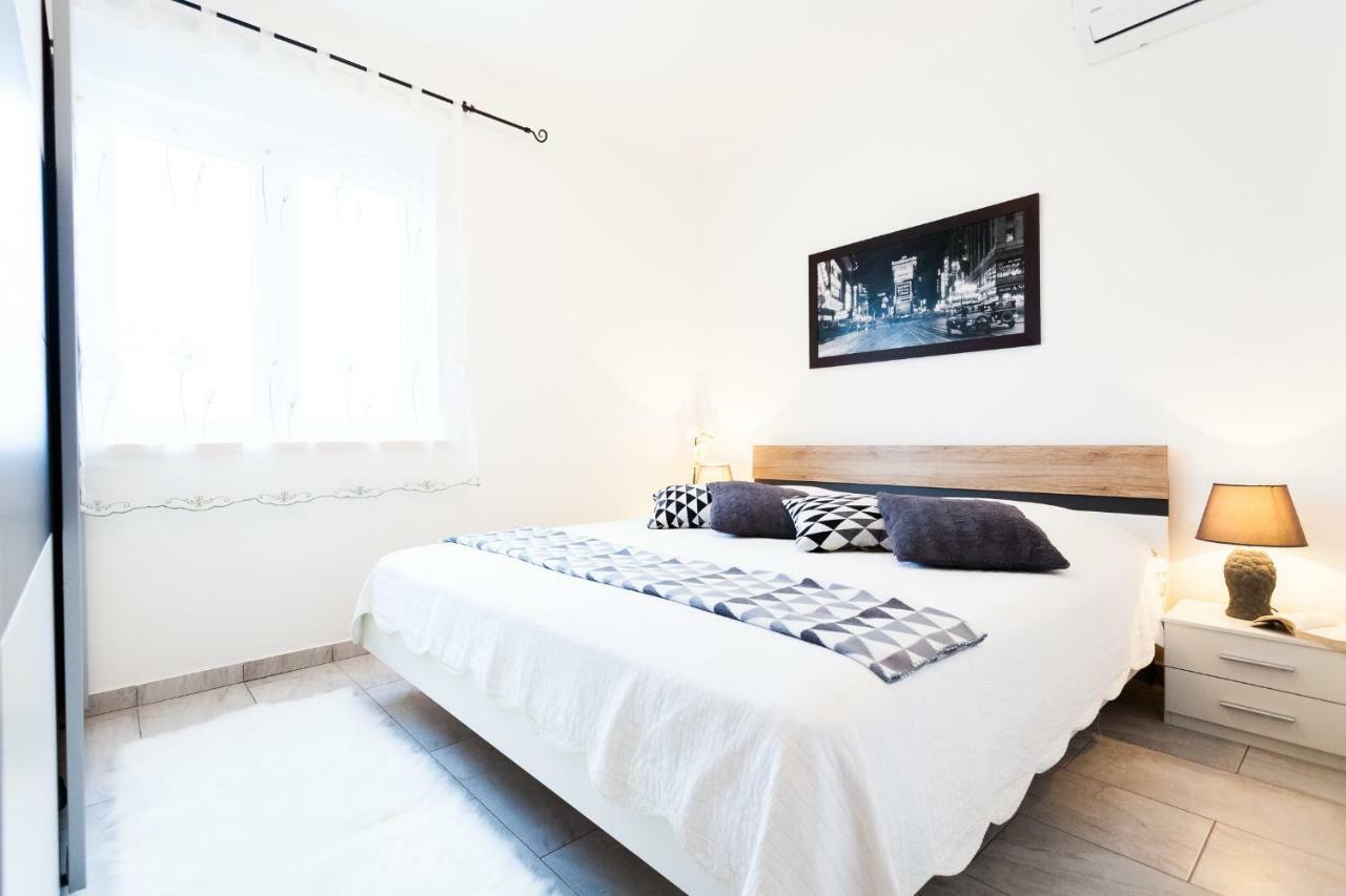 Guest House Mara فيلا لوكا المظهر الخارجي الصورة